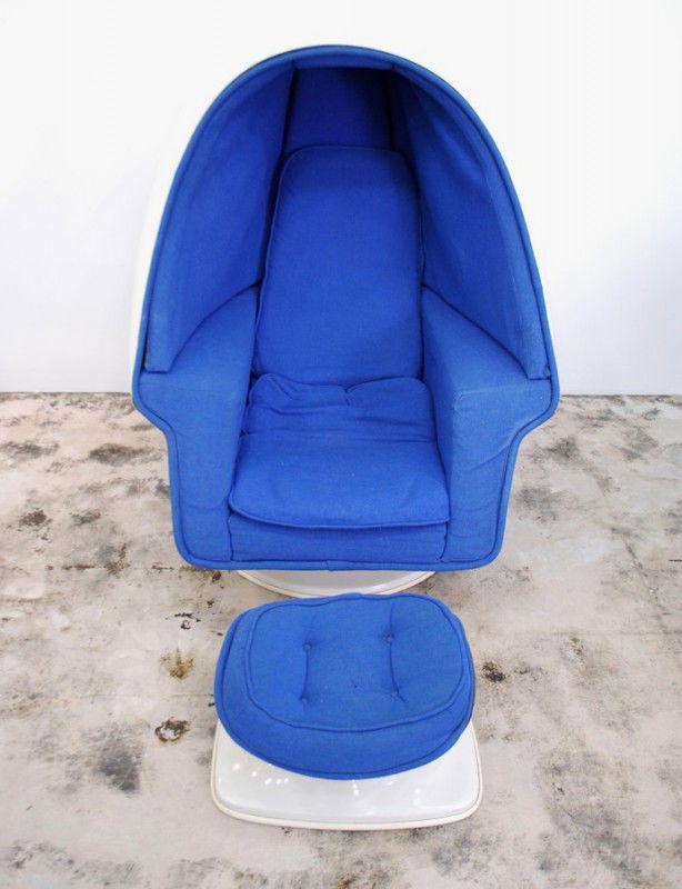 359: Lee West Egg Chair amp; Ottoman : Lot 359