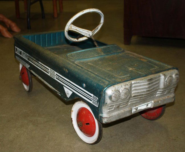 AMF No 501 Jet Sweep pedal car, original as found, : Lot 137