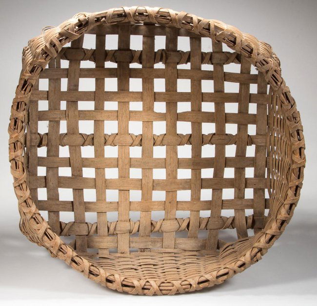 SOUTHERN WOVENSPLINT HERBDRYING BASKET Lot 179