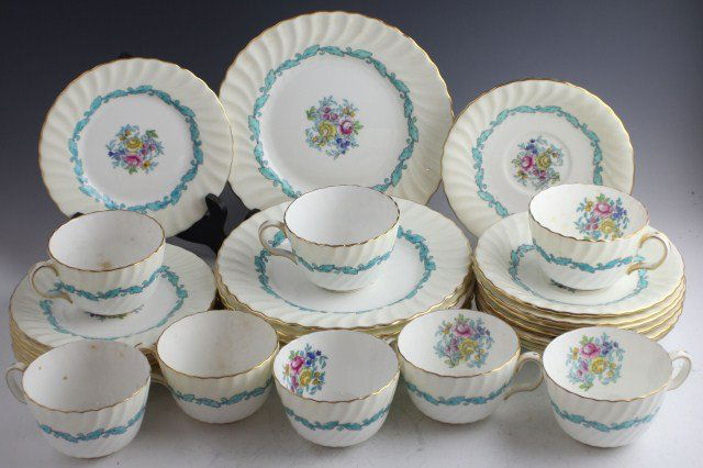 32 PIECE MINTON CHINA TEA SET ARDMORE PATTERN : Lot 32080