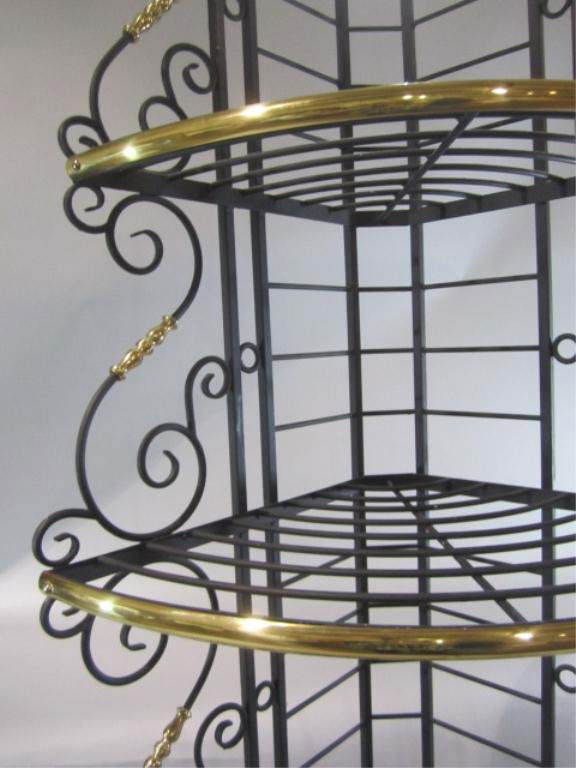 32 H1853 LARGE METAL CORNER BAKERS RACK Lot 32