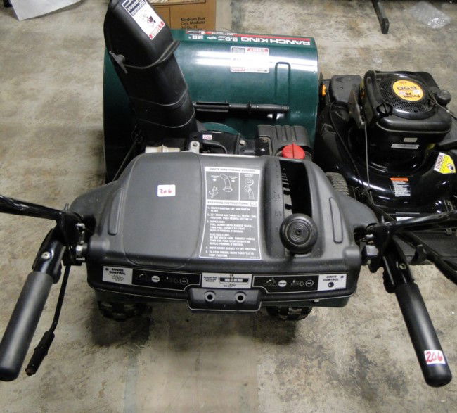 206 Ranch King snow blower, 8 hp, 28" clearing width a Lot 206