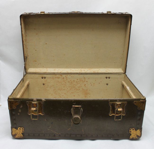 324: WWI or WWII Military Trunk / Foot Locker : Lot 324