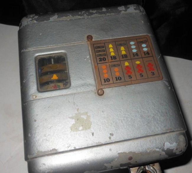 4126 VINTAGE 1930s BAR TOP NICKEL SLOT MACHINE Lot 4126