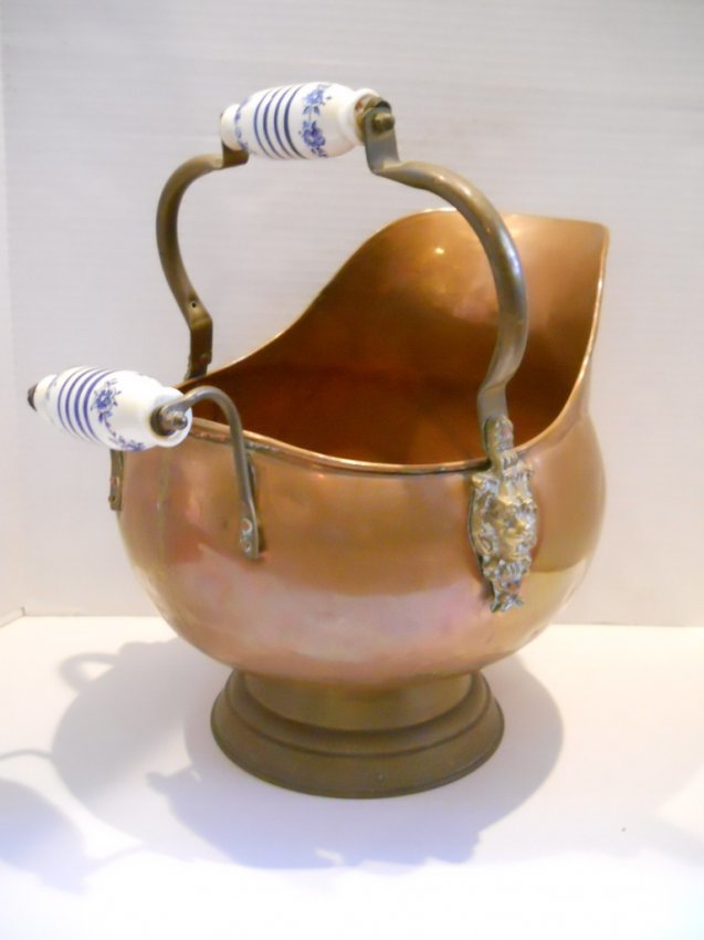 133 ANTIQUE COPPER POT,PORCELAIN /BRASS HANDLE,4 PC LO Lot 133
