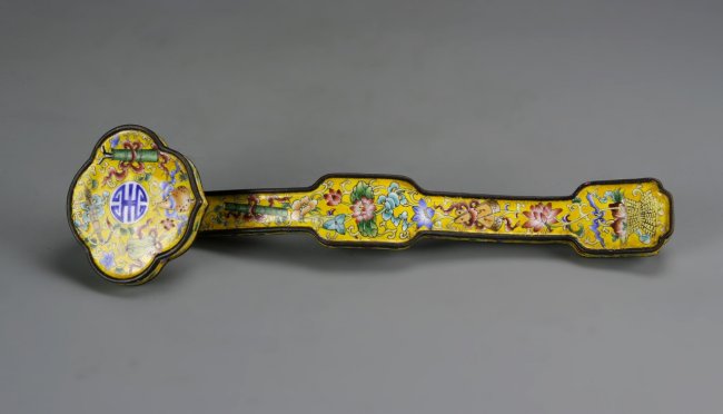 Chinese Cloisonne Ruyi Scepter : Lot 160
