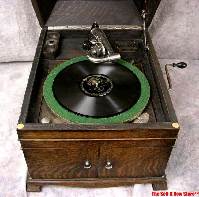 Vintage Tabletop Victor Victrola Wind Up Phonograph Lot 176