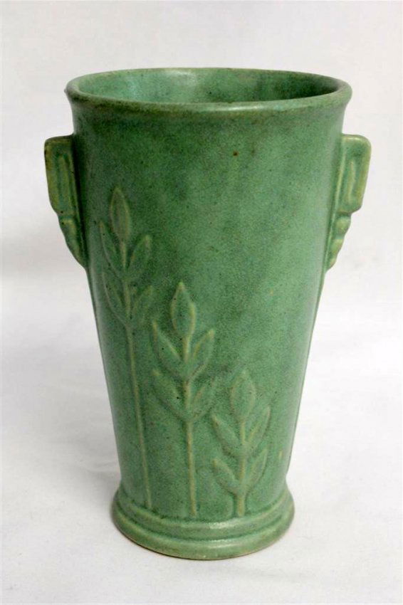 Vintage Matte Green Art Deco Art Pottery Vase 586 Lot 42