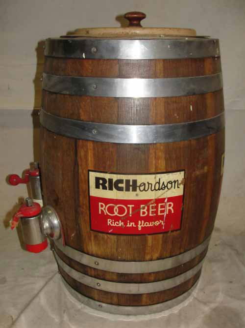 16 Richardson Root Beer Barrel Lot 16