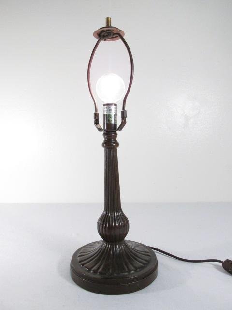 Thomas Kinkade Reverse Painted Glass Table Lamp : Lot 11