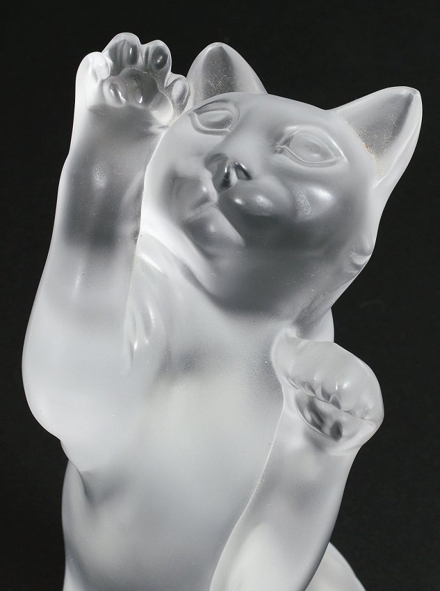 LALIQUE CRYSTAL FIGURE "LAUGHING CAT" Lot 294