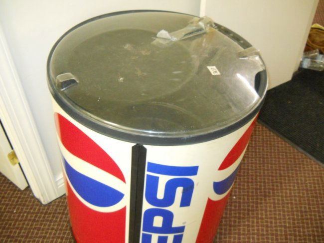 Large In-Store Pepsi Display Cooler : Lot 363