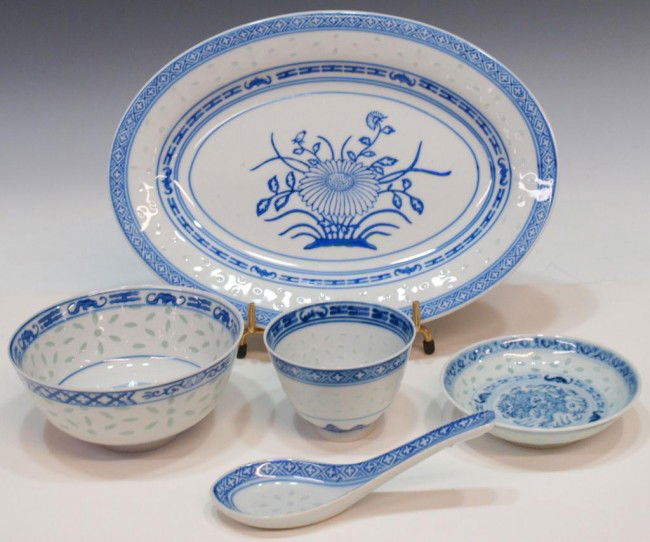 454: LOT CHINESE PORCELAIN RICE PATTERN DINNERWARE : Lot 454