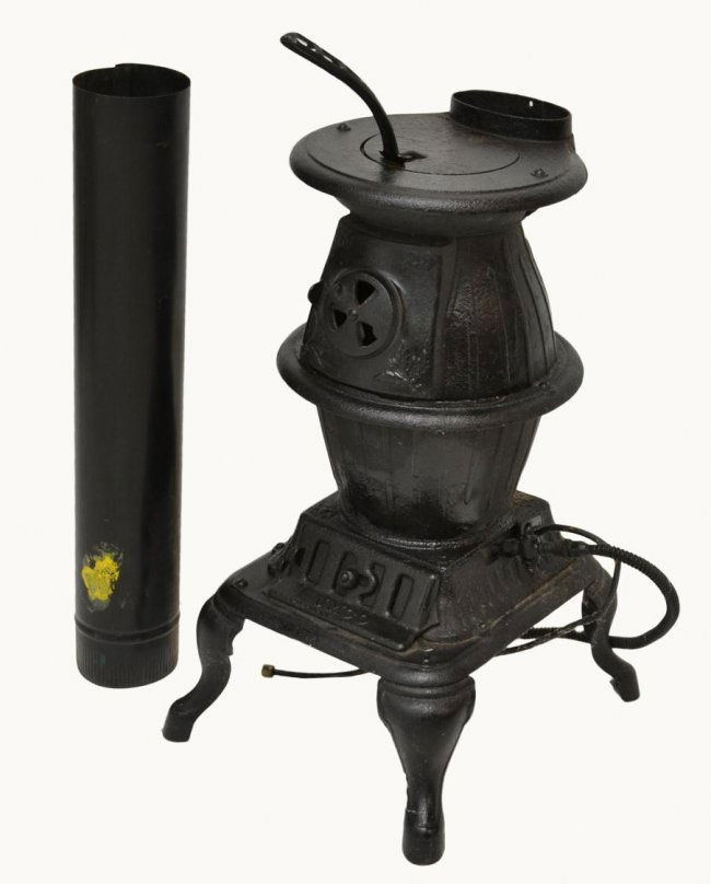 480 SMALL CAST IRON POT BELLY WOOD STOVE Lot 480