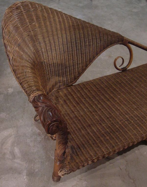49 wicker fainting couch Lot 49