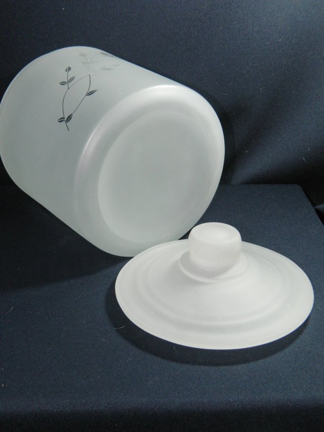 PRINCESS HOUSE FROSTED ETCHED HERITAGE COOKIE JAR XR Lot 202