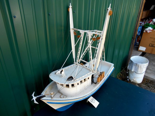 Wood Shrimp Boat Model - Vintage Folk Art : Lot 473