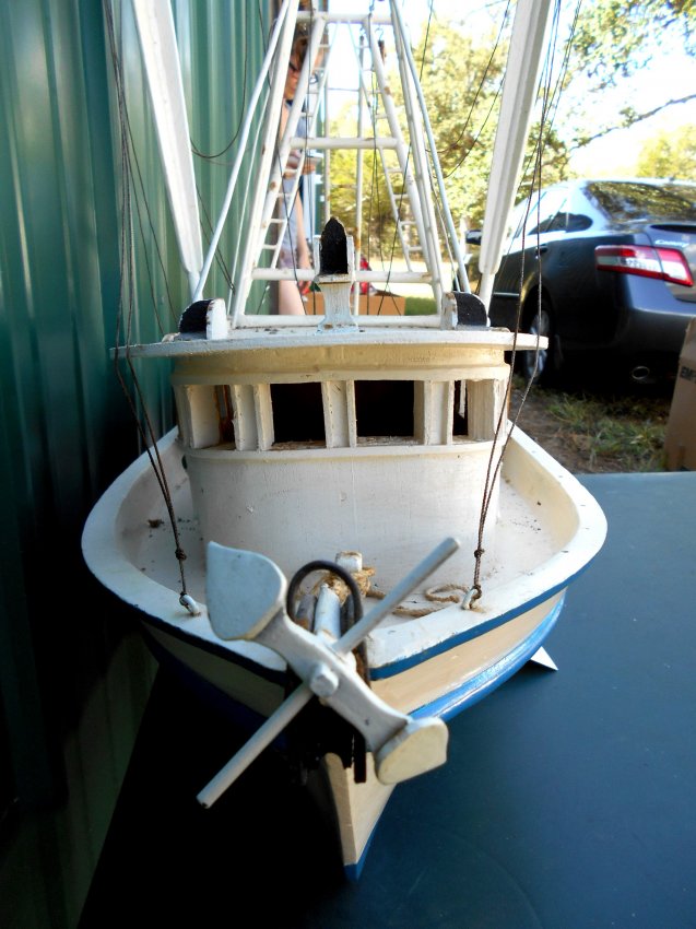 Wood Shrimp Boat Model - Vintage Folk Art : Lot 473