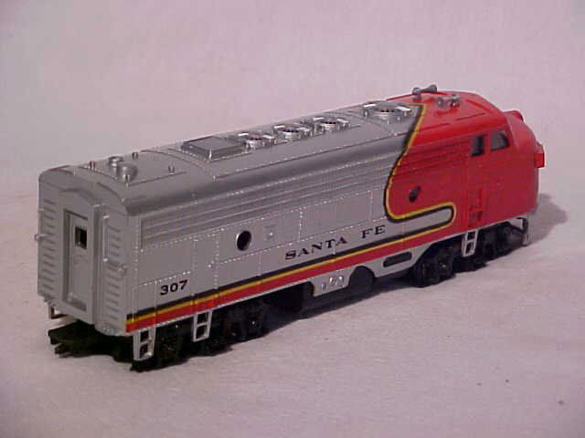 Bachmann "Santa Fe 307" model train engine. HO scale. Still works 