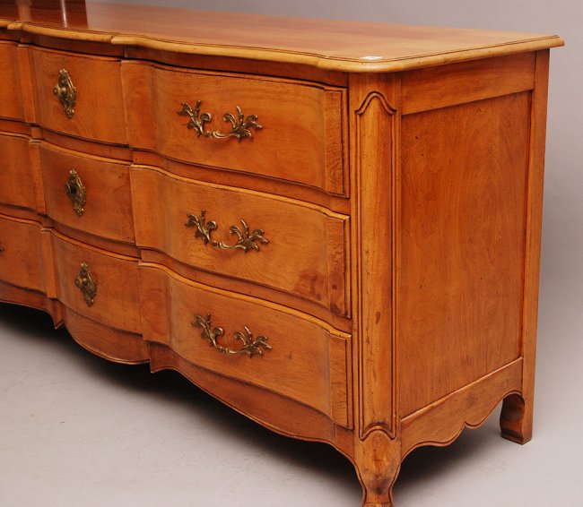 French provincial style 9 drawer dresser, marked Bodart Lot 108