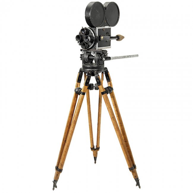 35 mm Silent Movie Camera by Bell & Howell, c. 1912 Lot 495