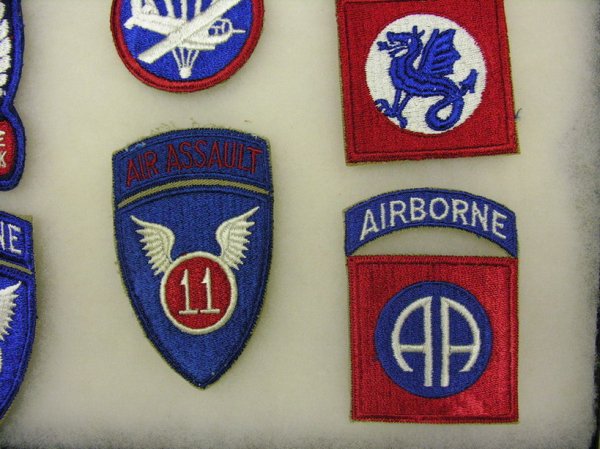 244: U.S. ARMY AIRBORNE INSIGNIA ARM PATCHES : Lot 244