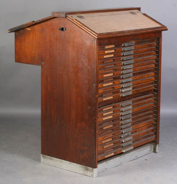 383 VINTAGE PRINTERS SLANTED 2 SIDED TOP Lot 383