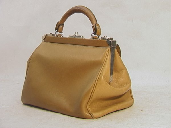 1087: Vintage MODELL Gold Pfeil Doctors Bag Handbag. Ca : Lot 1087