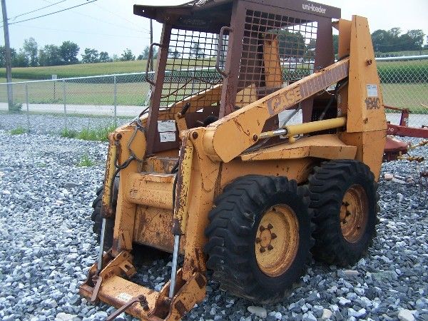 22: Case 1840 Skid Steer Loader for parts, no engine!!! : Lot 22