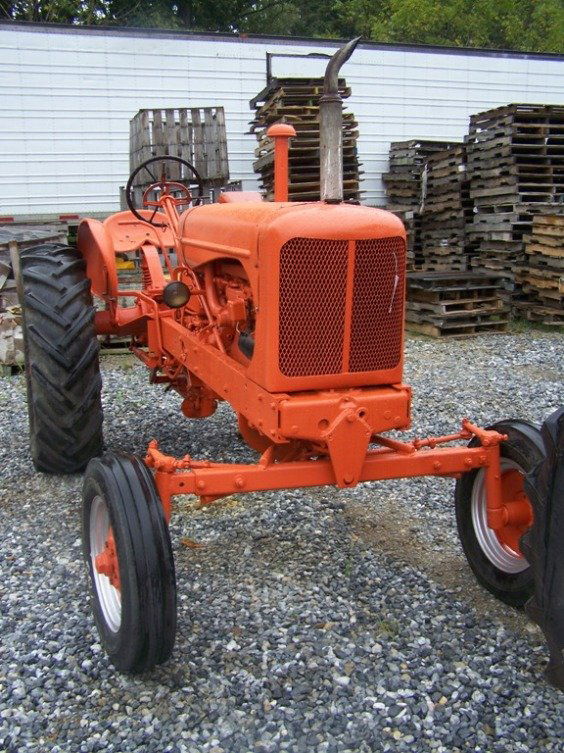 513: Allis Chalmers WD-45 Diesel Tractor w/ Wide Front : Lot 513