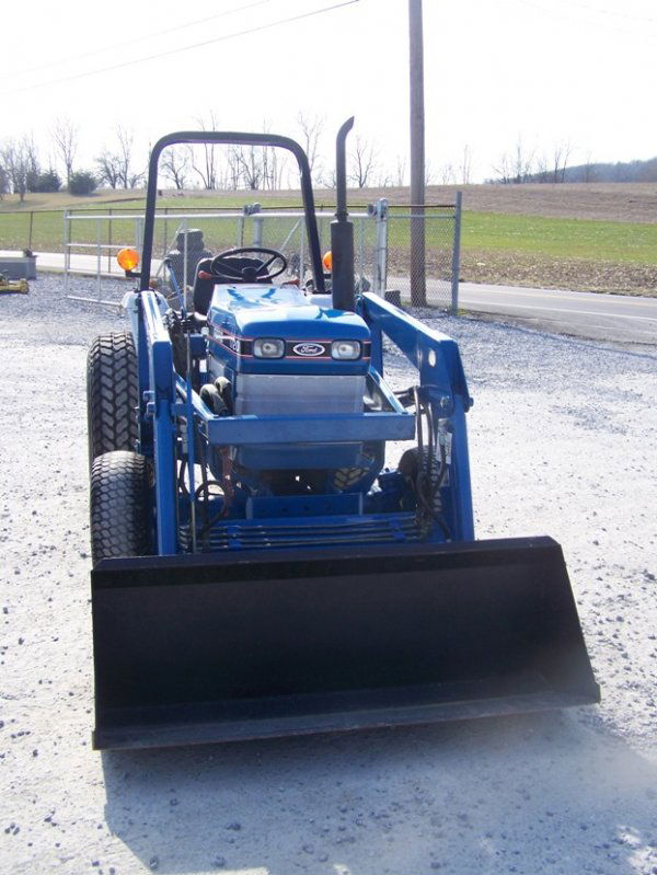 634 Ford 1720 4x4 Compact Tractor with Loader Lot 634