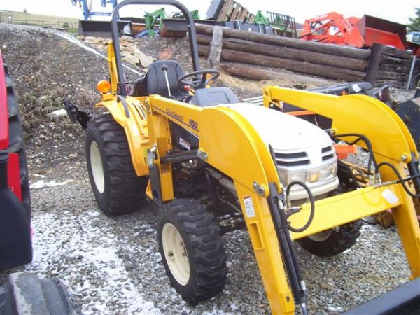 46: CUB CADET 7532 4WD TRACTOR / LOADER / BACKHOE 34 HR : Lot 46