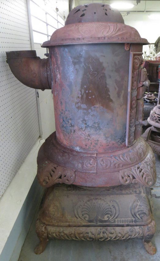 Large cast iron pot belly stove signed Glenwood Oak No. : Lot 97