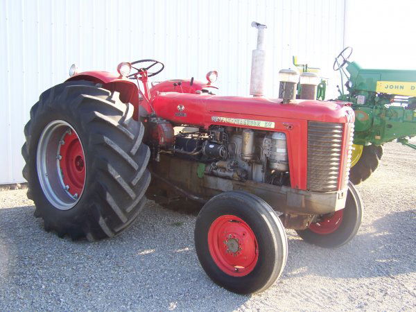 525: Massey Ferguson 98 Diesel Antique Tractor : Lot 525