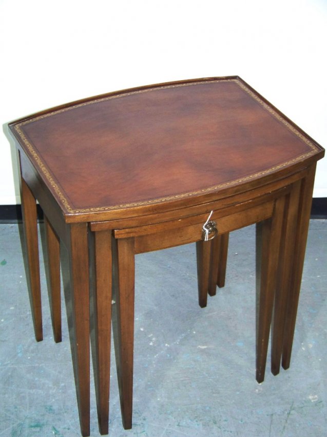 Vintage Hekman Mahogany Tooled Leather Nesting Tables Lot 196