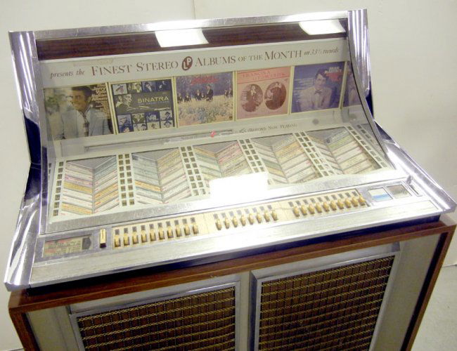 Seeburg Stereo LP Console jukebox, Model LPC1, Serial Lot 678