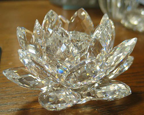 3055: Swarovski Lotus candleholder : Lot 3055